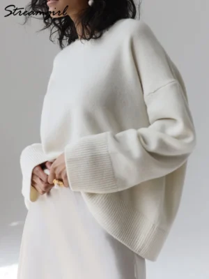 Oversized Women's O-Neck Knitted Pullover Sweater for Autumn Winter