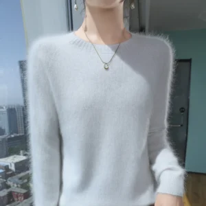 Luxury Women's 100% Pure Cashmere Crewneck Sweater with Relaxed Fit