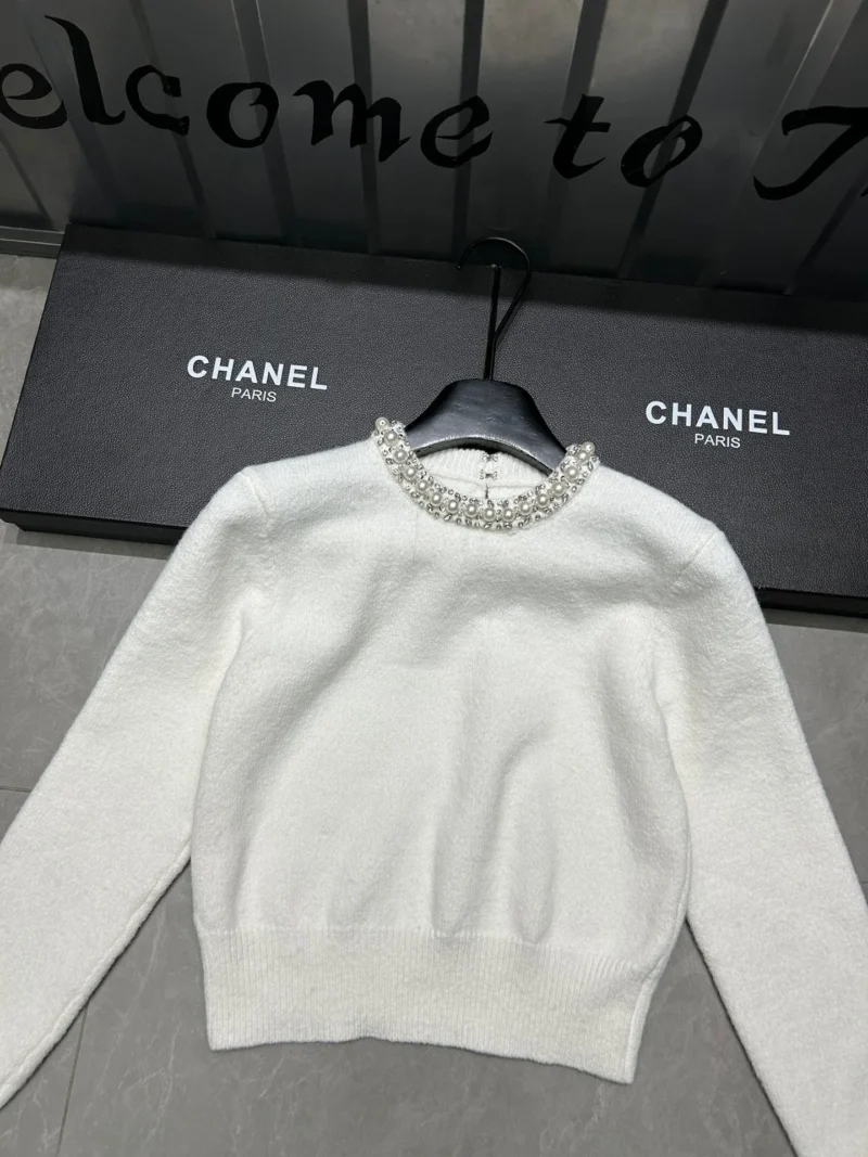 Elegant Pearl-Embellished Women's Cashmere Wool Knit Sweater with O-Neck - Image 5