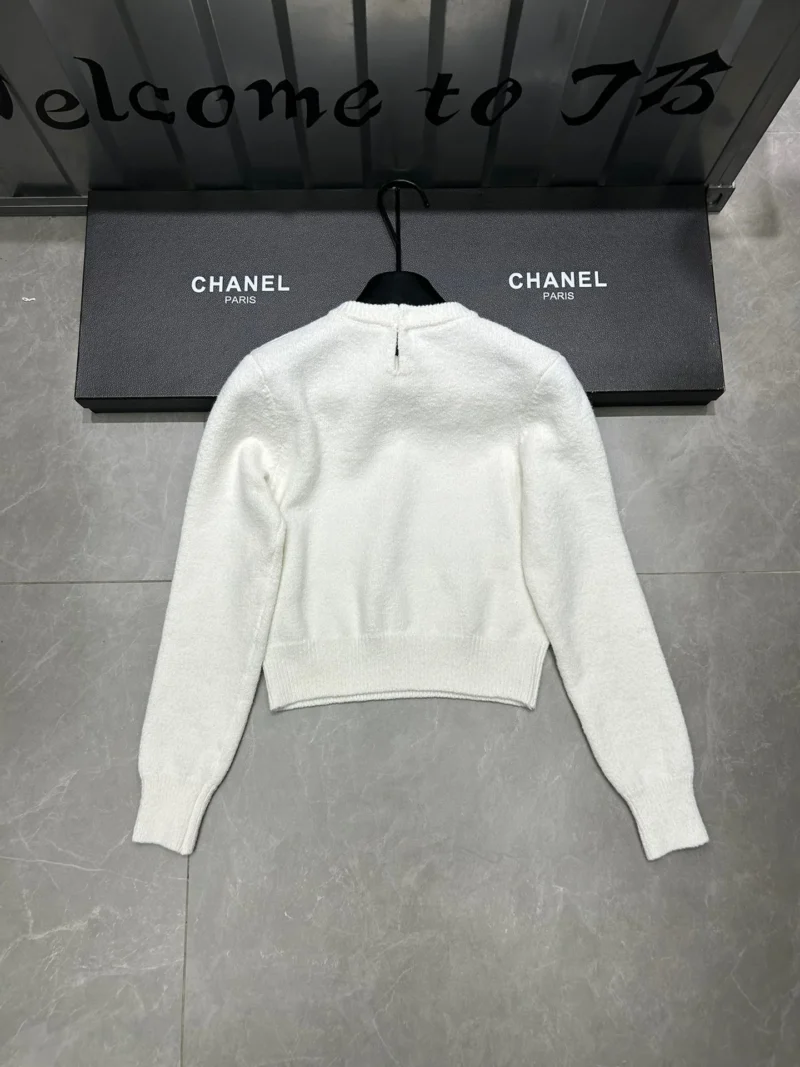Elegant Pearl-Embellished Women's Cashmere Wool Knit Sweater with O-Neck - Image 4