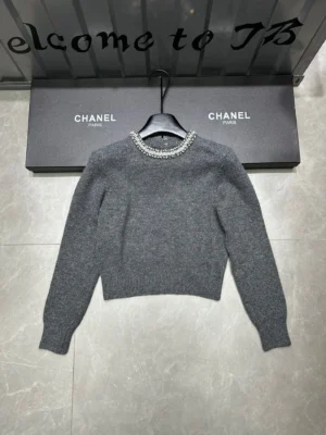 Elegant Pearl-Embellished Women's Cashmere Wool Knit Sweater with O-Neck