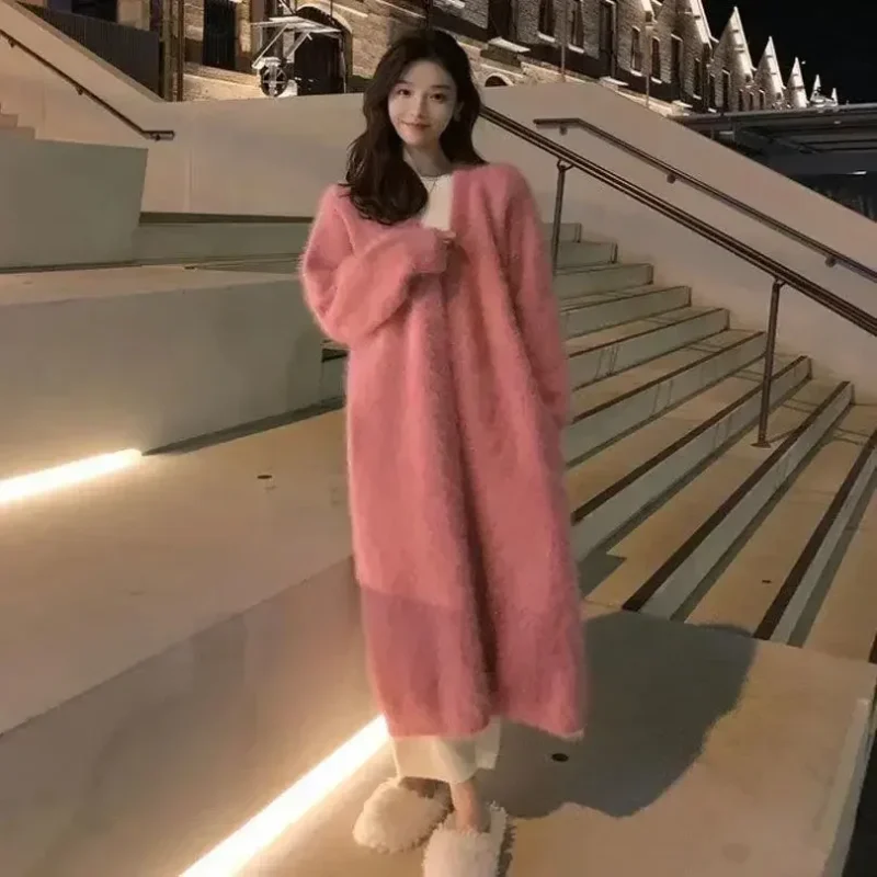 Luxurious Oversized Women's Thick Knit Cardigan for Winter Comfort - Image 11