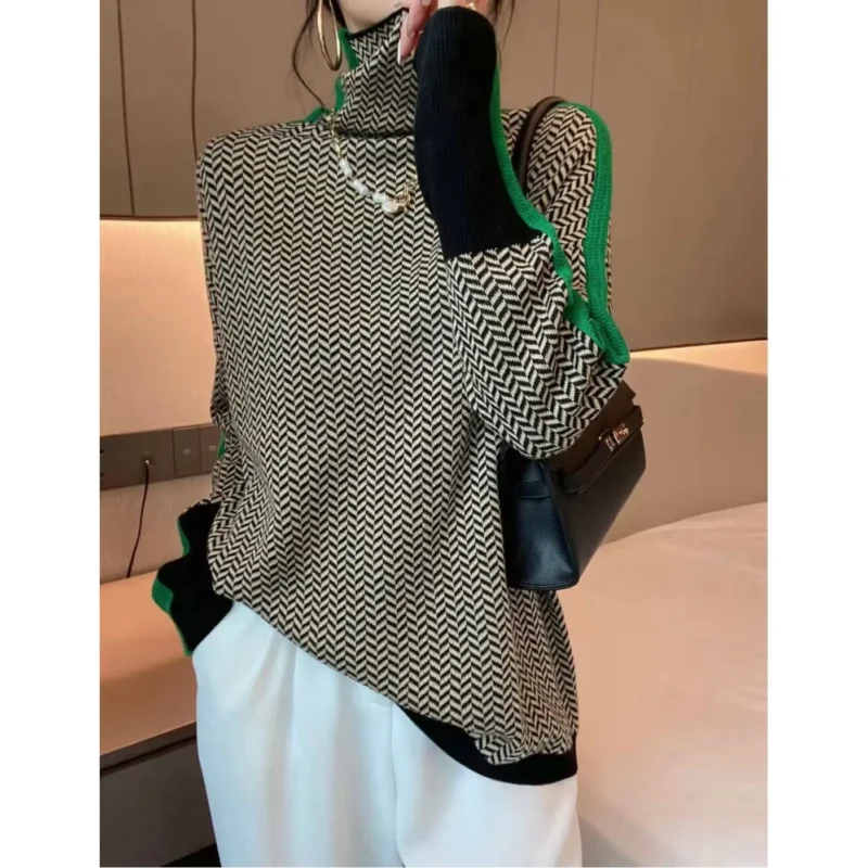 Luxury Women's Turtleneck Cashmere Blend Sweater for Fall and Winter - Image 2