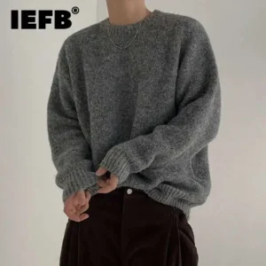 Classic Men's Casual Round Neck Knit Pullover Sweater with Ribbed Hem