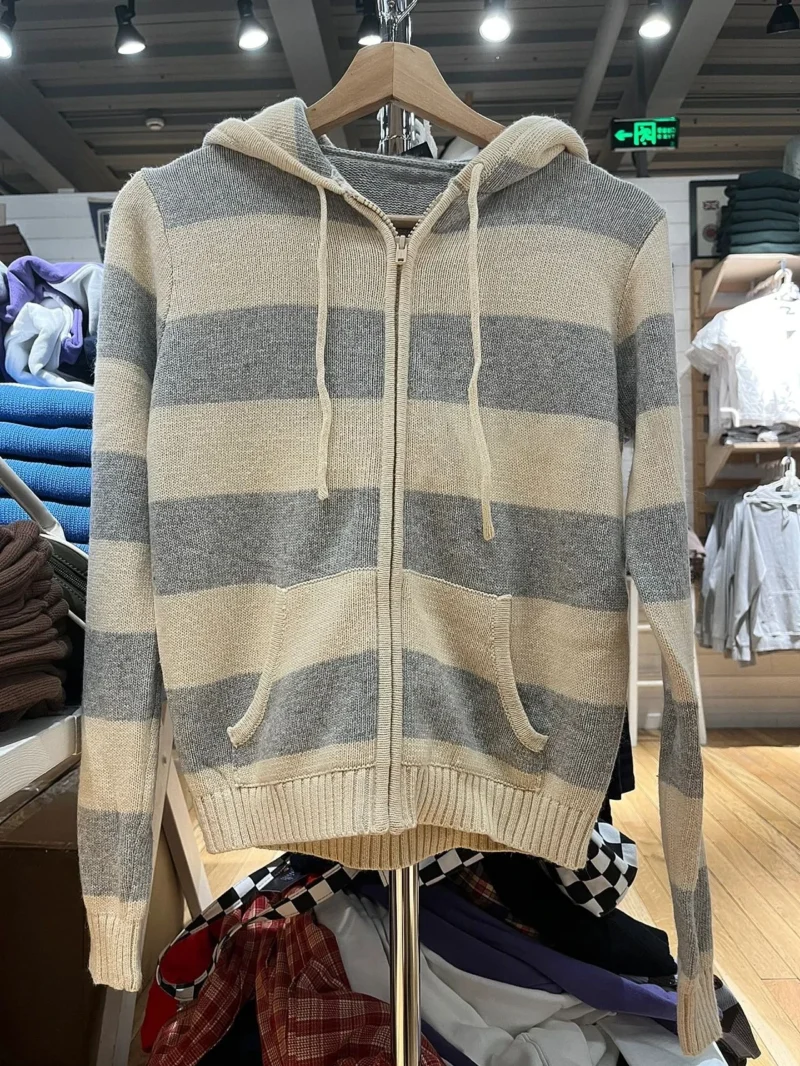Y2K Striped Women's Cotton Cropped Cardigan Sweater with Hood and Zipper - Image 4