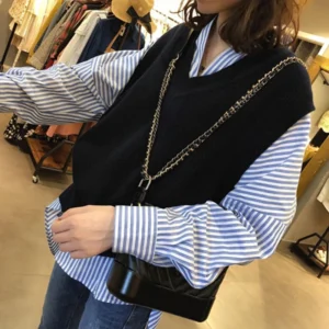 Oversized Women's V-Neck Knitted Vest Sweater for Autumn-Winter Comfort