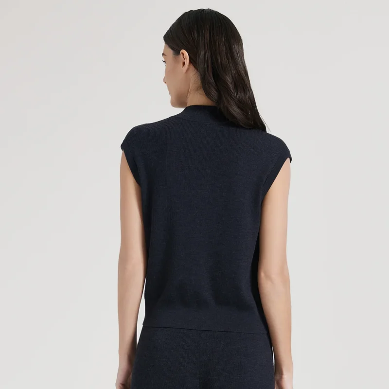 Elegant Sleeveless Women's 70% Wool 30% Silk Knitted Cardigan for Summer Comfort - Image 4