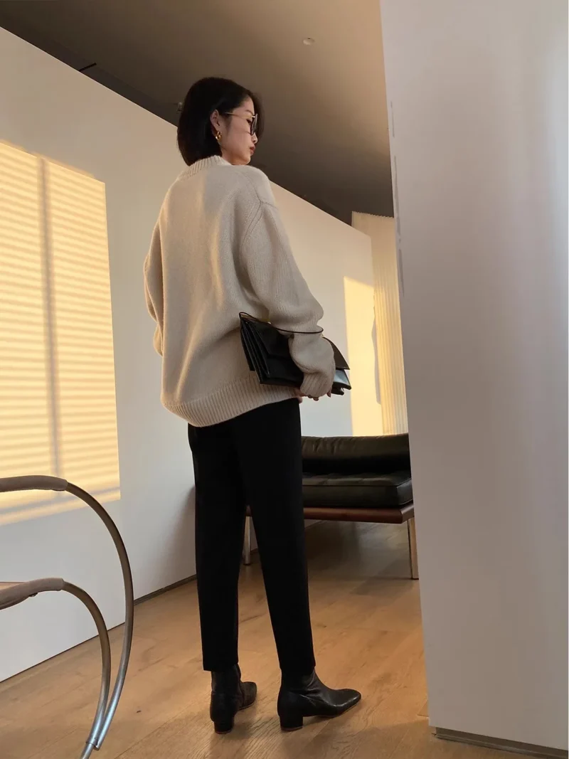Luxury Oversized Women's 100% Pure Cashmere Crew Neck Sweater for Winter Warmth - Image 3