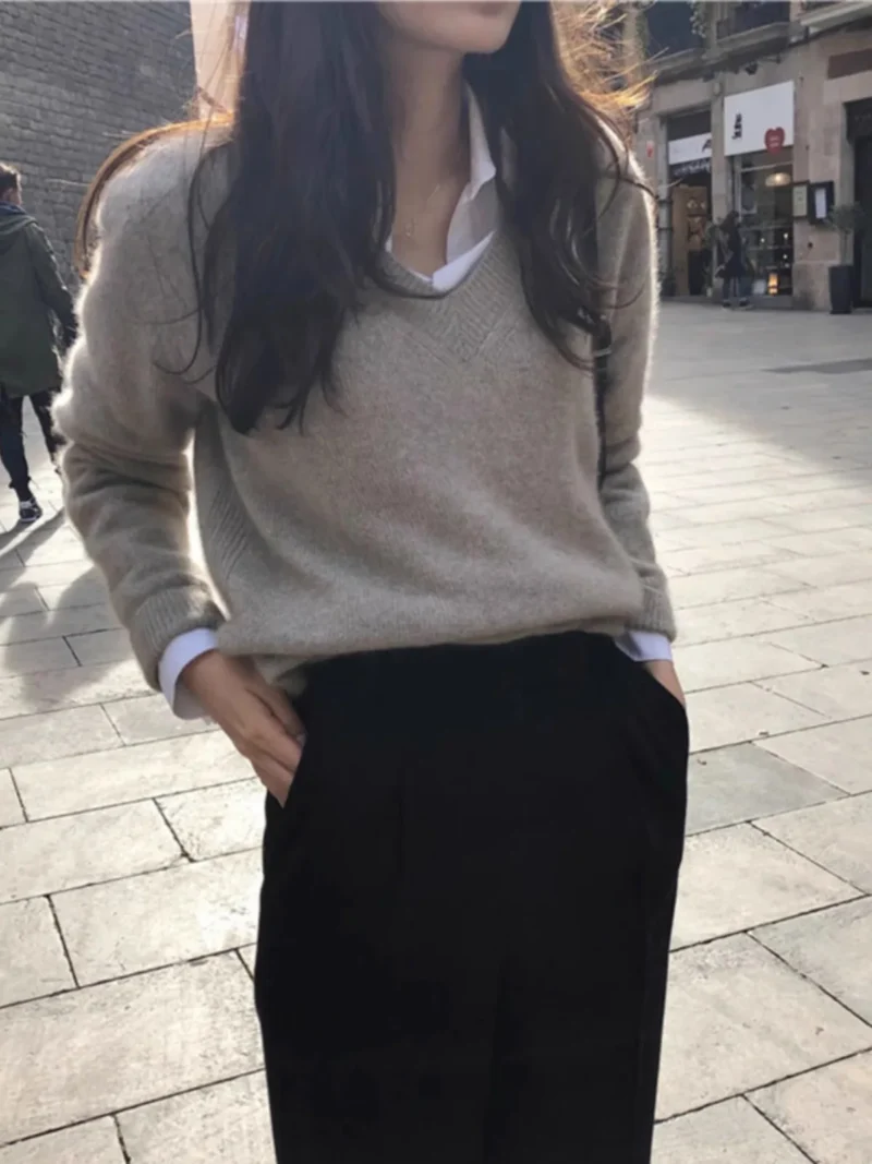 Luxury V-Neck Women's 100% Pure Cashmere Pullover Sweater for All Seasons - Image 2