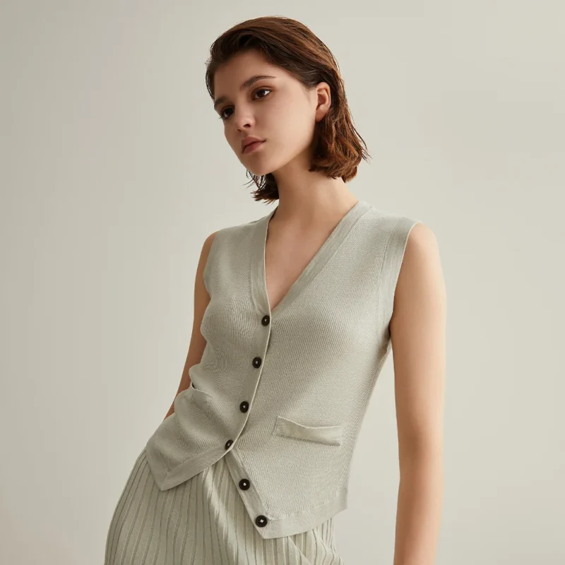 Elegant V-Neck Women's Wool-Silk Summer Cardigan Vest for Casual Style - Image 2
