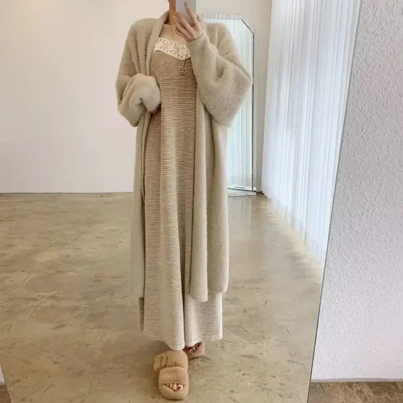 Luxurious Oversized Women's Thick Knit Cardigan for Winter Comfort - Image 4