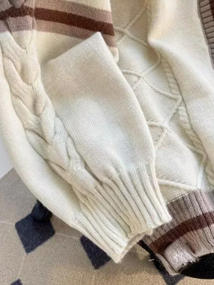 Stylish cropped cardigan with bow detail for versatile outfit combinations